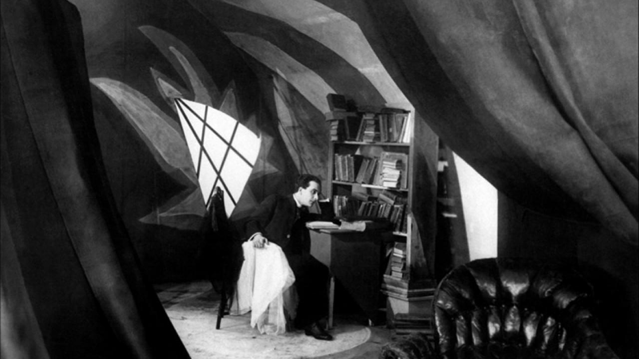 Le Cabinet du Docteur Caligari de Robert Wiene (1920)